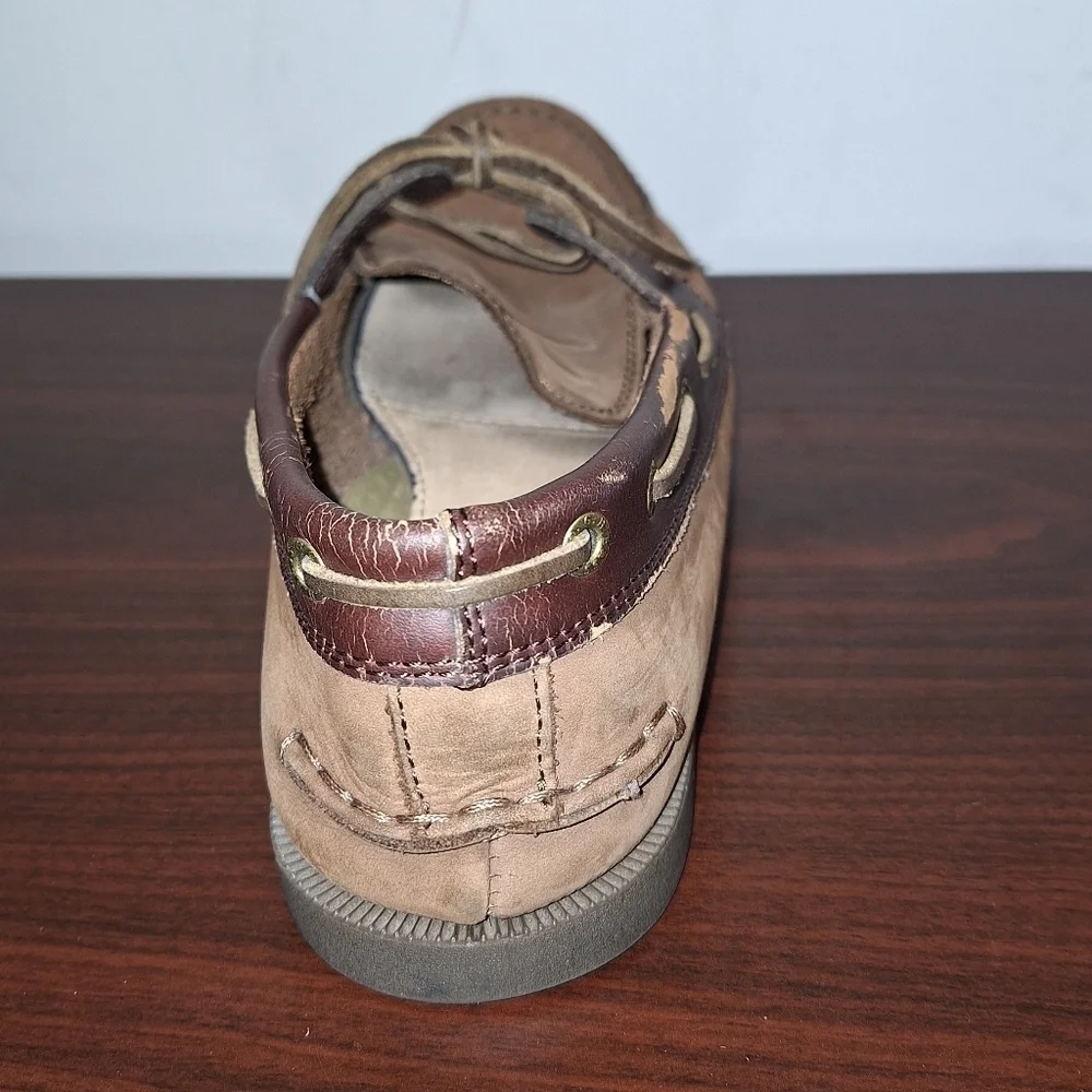 A pair of Bass Hampton Core 2 leather boat shoes. Pre-owned but in great shape.